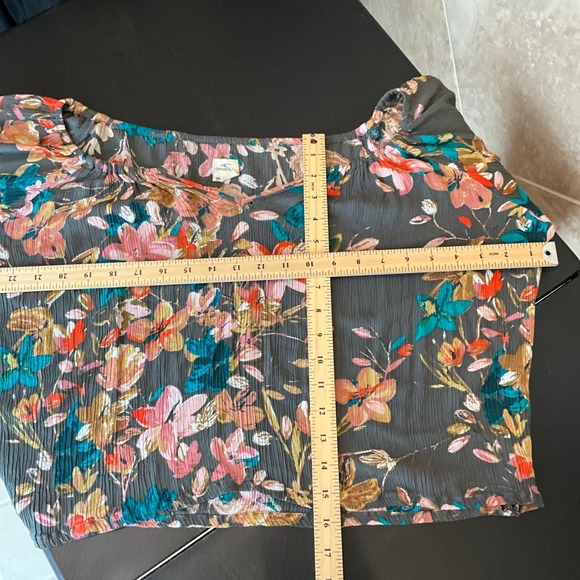 ONeill Women's Gray Floral Print Pleated Long‎ Sleeve Blouse Top Size M - Picture 8 of 8